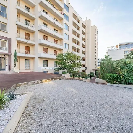 Cosy A - 40 M² Avec Balcon Et Vue *